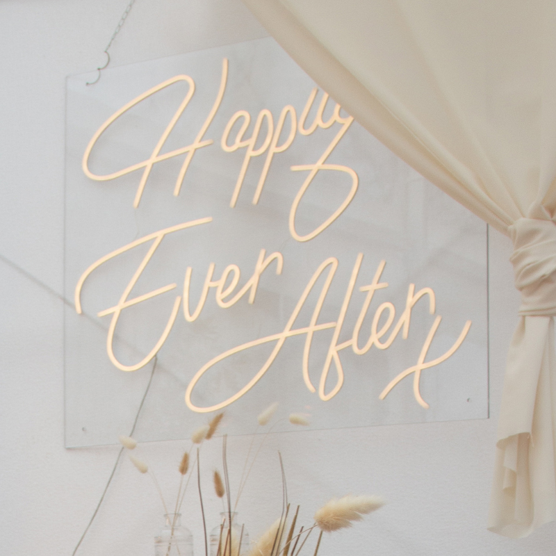 Schild Happily Ever After - Mors - beleuchtet